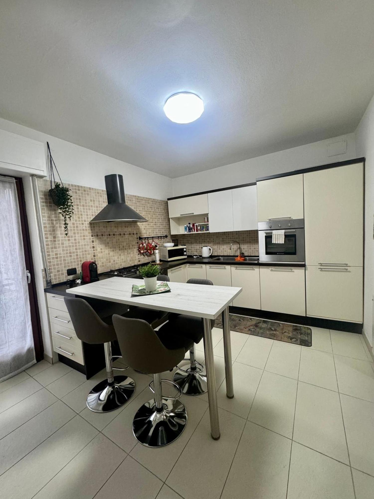 Casa Alessio - Elegante Appartamento Nel Cuore Di Cesano Maderno Exterior photo
